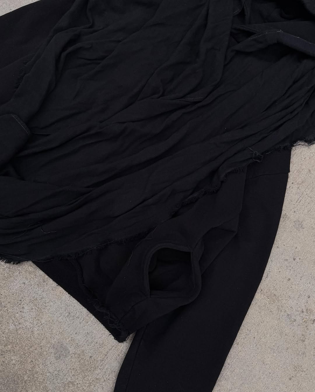 VOID HOODIE / BLACK WITH SCARF AND DAMAGE LOOK